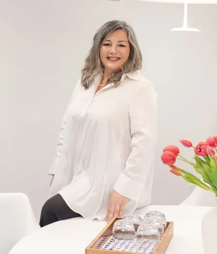 Sonja Willner im Besprechungsraum